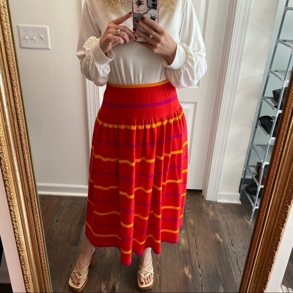 Vintage Dresses & Skirts - Vintage Adrienne Vittadini sport 100% cotton red multicolor Striped Midi Skirt